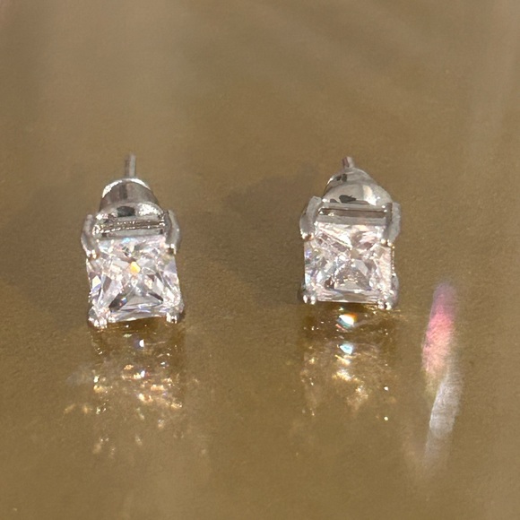 CZ and silver stud earrings NWOT - Picture 12 of 15